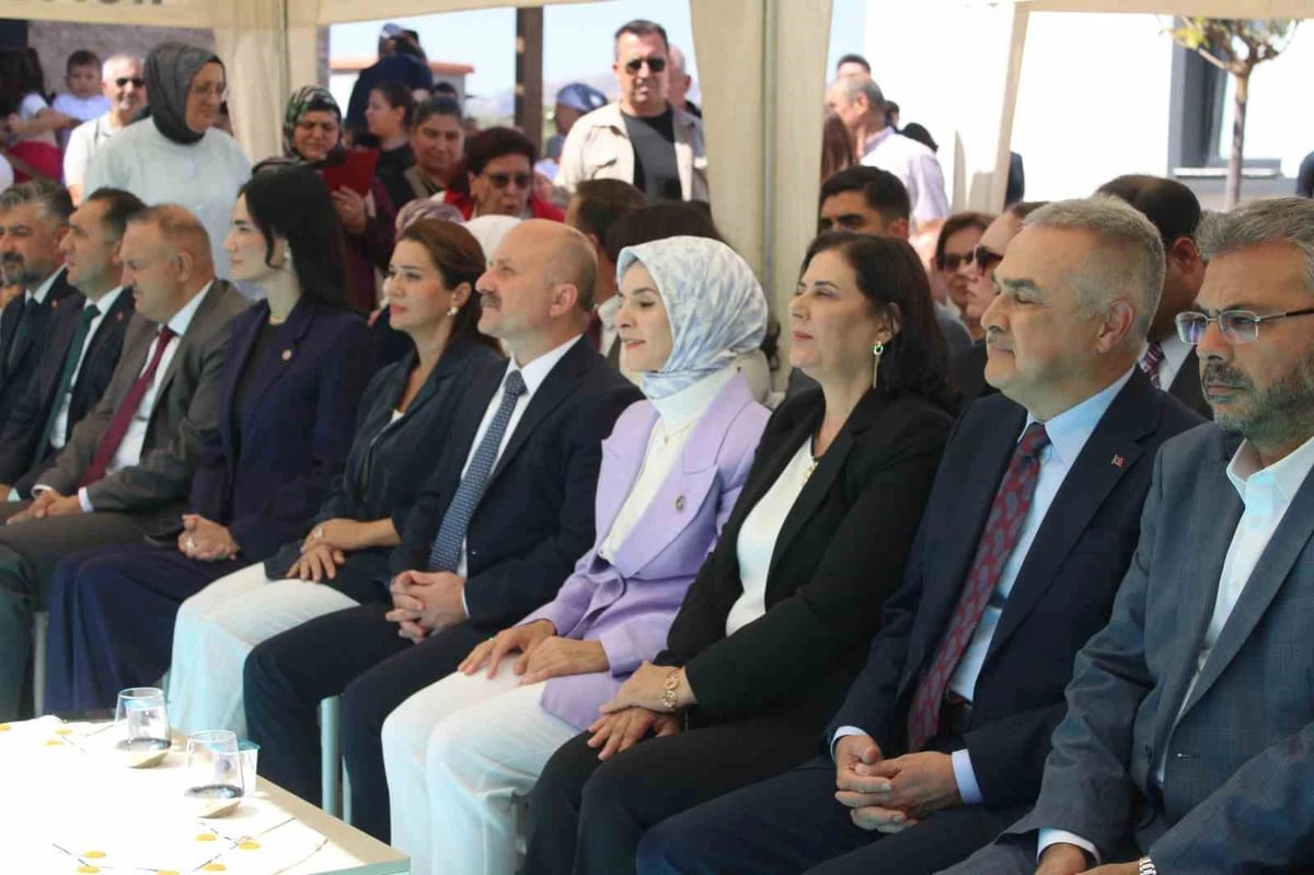 Aile ve Sosyal Hizmetler Bakanı Göktaş Aydın’da 4 merkezin açılışını yaptı