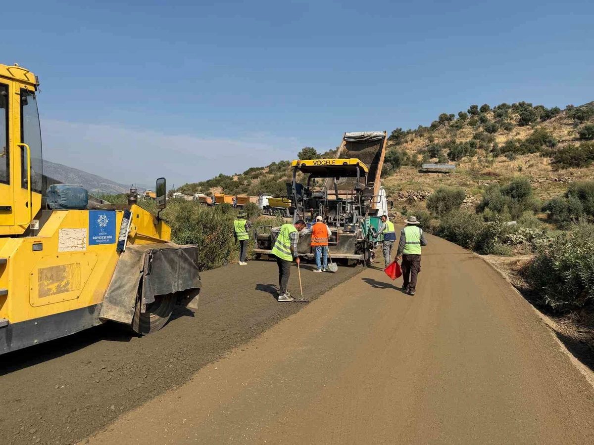 Aydın’ın dört bir yanında yol çalışmaları sürüyor