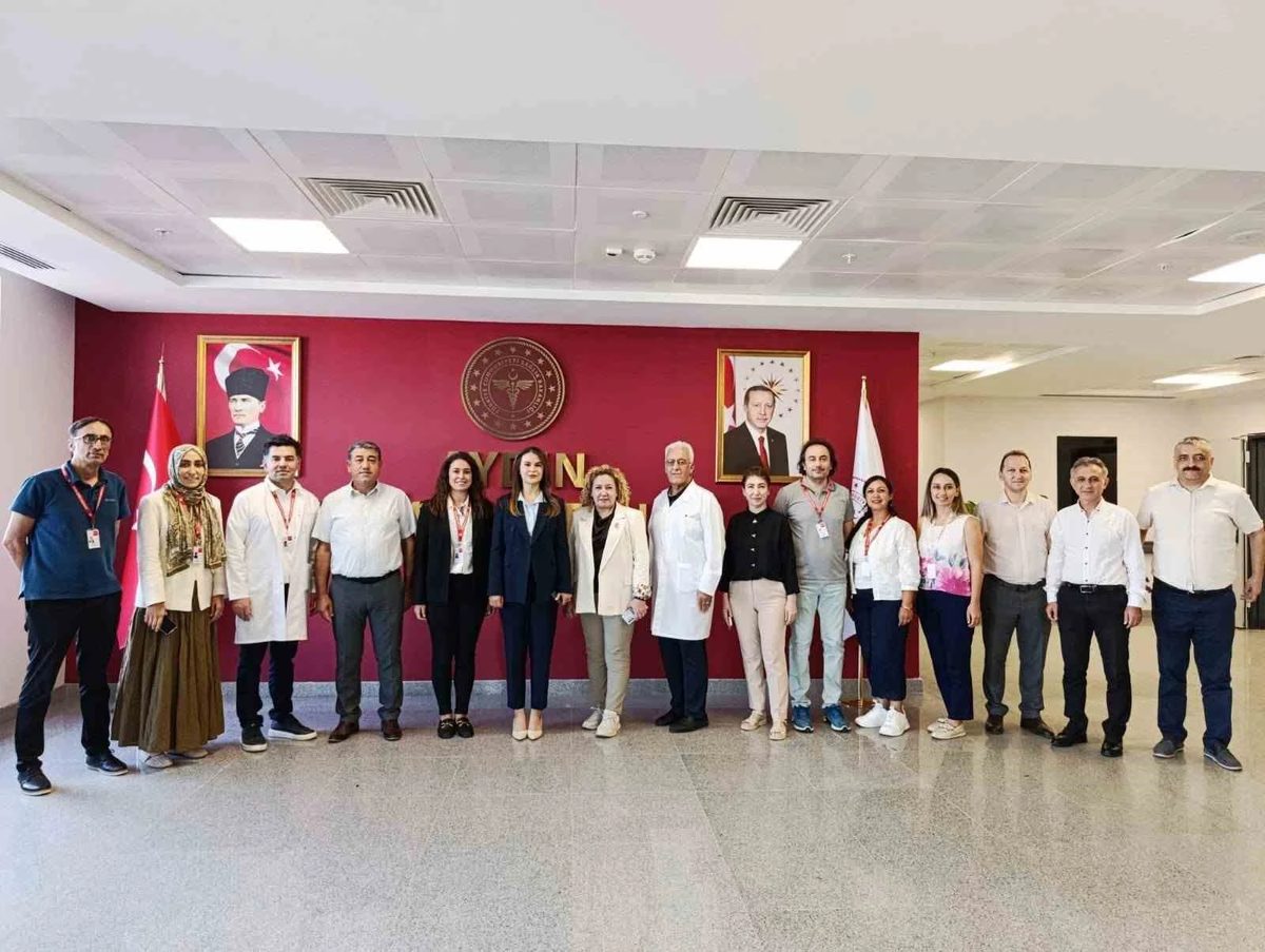AYDIN ŞEHİR HASTANESİ’NDE BAŞHEKİMLİK GÖREV DEĞİŞİMİ KAPSAMINDA DEVİR TESLİM TÖRENİ GERÇEKLEŞTİRİLDİ.