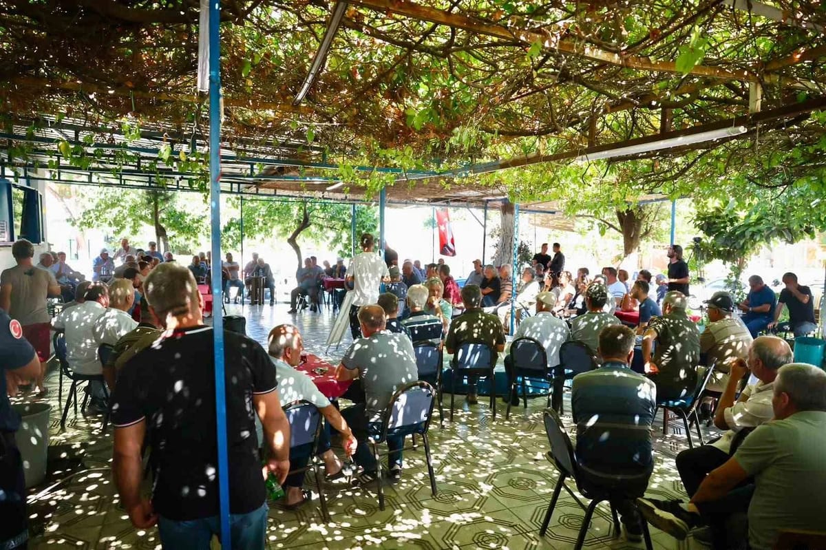 Başkan Gençay zeytin üreticileri ile bir araya geldi