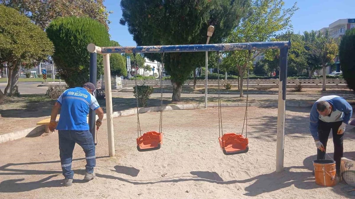 Didim Belediyesi’nden parklarda genel bakım çalışması
