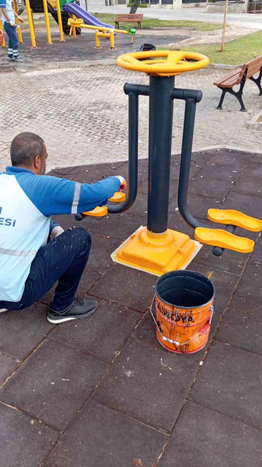 Didim Belediyesi’nden parklarda genel bakım çalışması