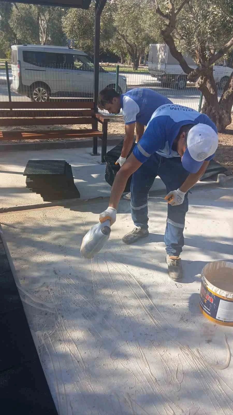 Didim Belediyesi’nden parklarda genel bakım çalışması