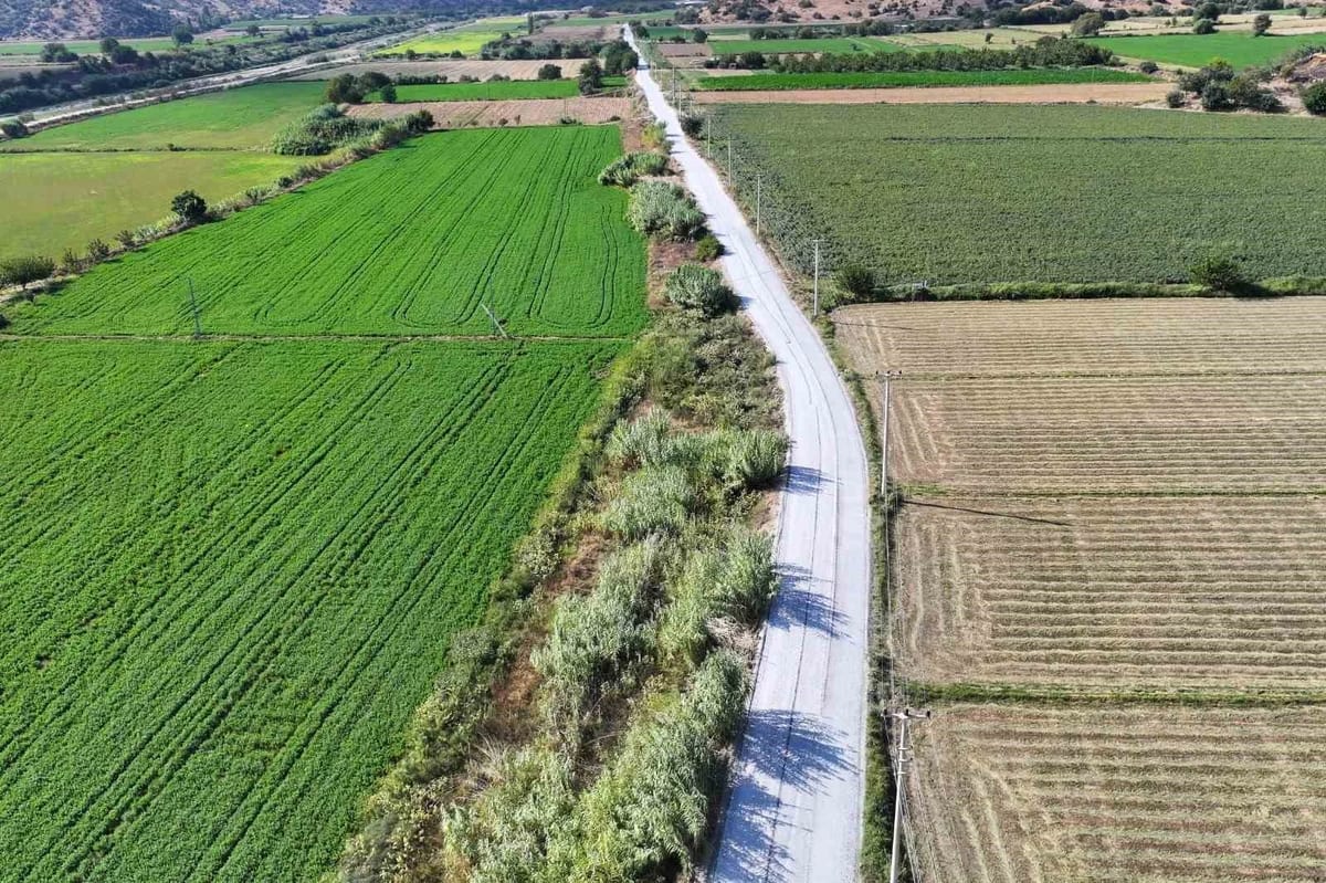 Efeler Belediyesi yol çalışmalarını sürdürüyor