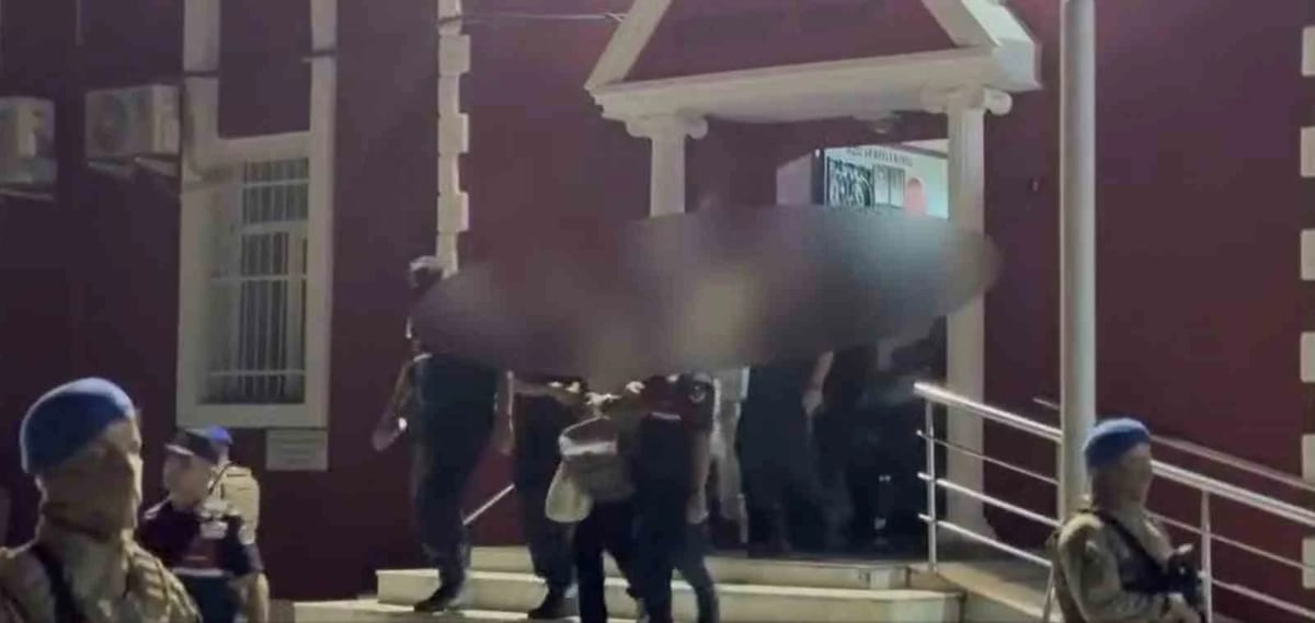 Güven kazanıp milyonluk alışveriş yaptılar, ödemeleri yapmayınca yakalandılar