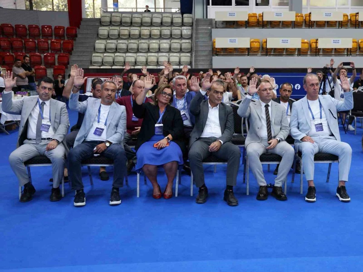 İzmir Büyükşehir Belediyesi Spor Kulübü’nde Berkhan Alptekin güven tazeledi