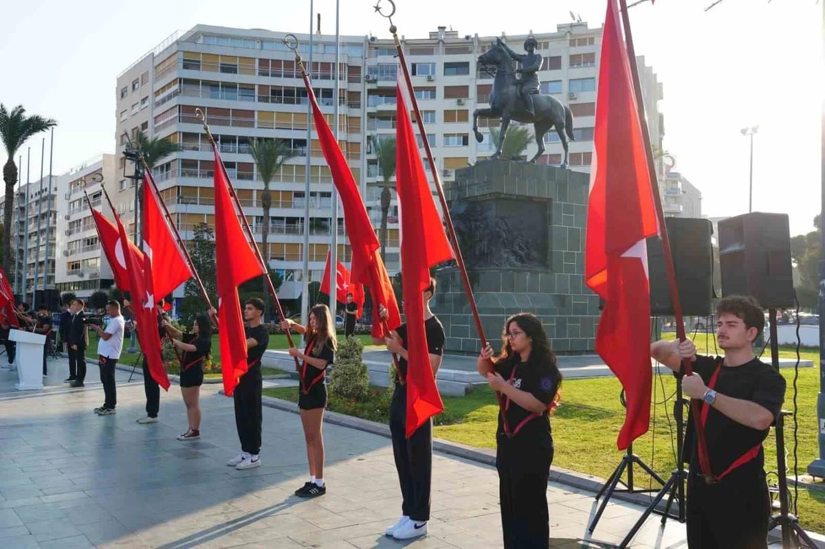 İzmir’de yeni eğitim öğretim yılı törenle başladı