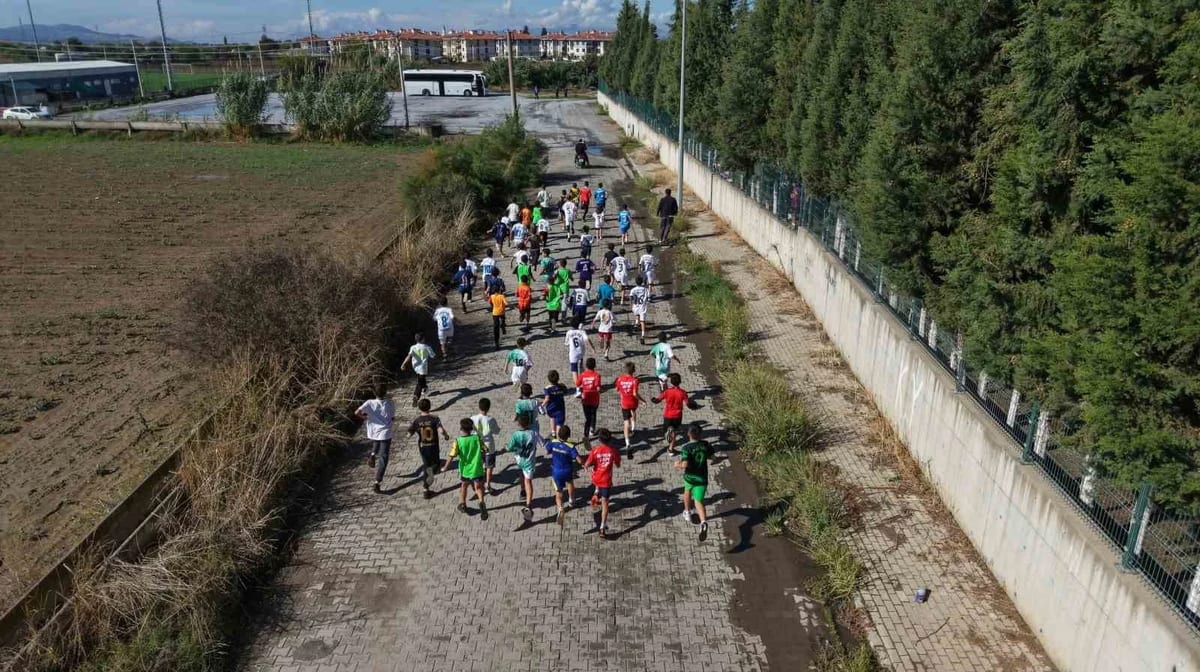 281 sporcu Okul Sporları Kros İl Birinciliği'nde Aydın'da yarıştı