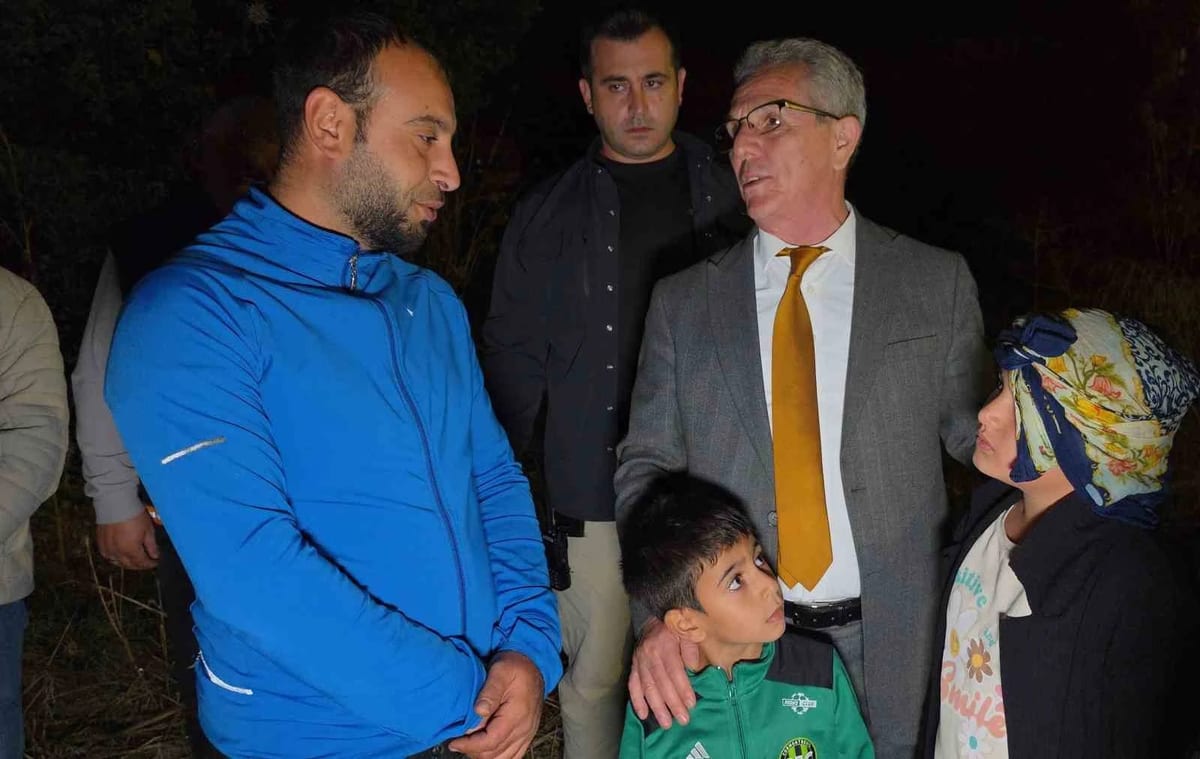 4 kişilik aile sobadan çıkan yangından zor kurtuldu, ev kullanılamaz hale geldi