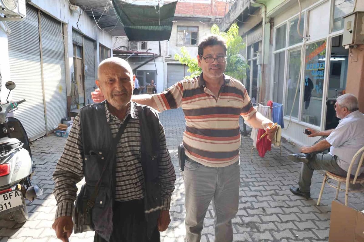 86 yaşında, her gün 8 kilometre yürüyor