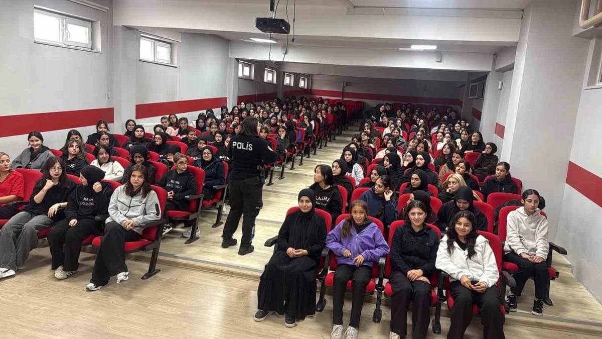 Ağrı’da binlerce öğrenci güvenlik ve dijital risklere karşı bilgilendirildi