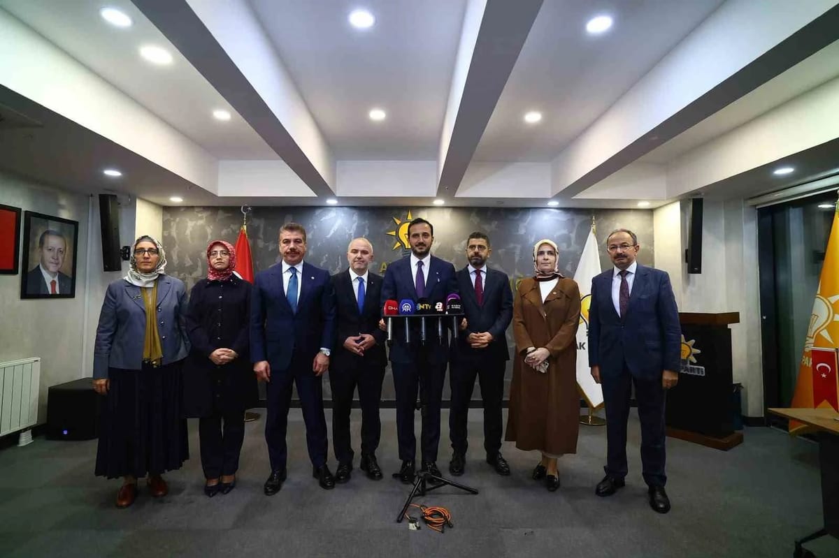 AK Parti İstanbul İl Başkanı Özdemir: "Hukuksal mücadelemizi hızlı bir şekilde başlatacağız"