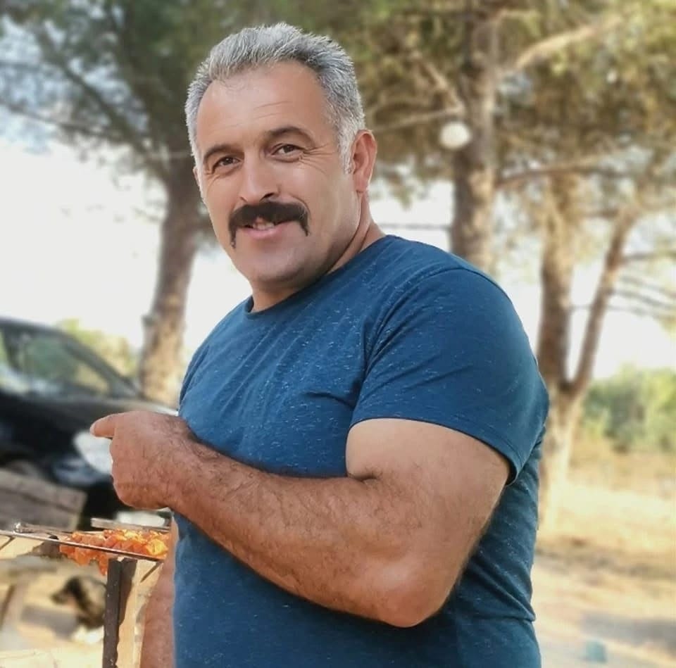 Artvin’de trafik kazası: Baba öldü, iki çocuğu yaralandı
