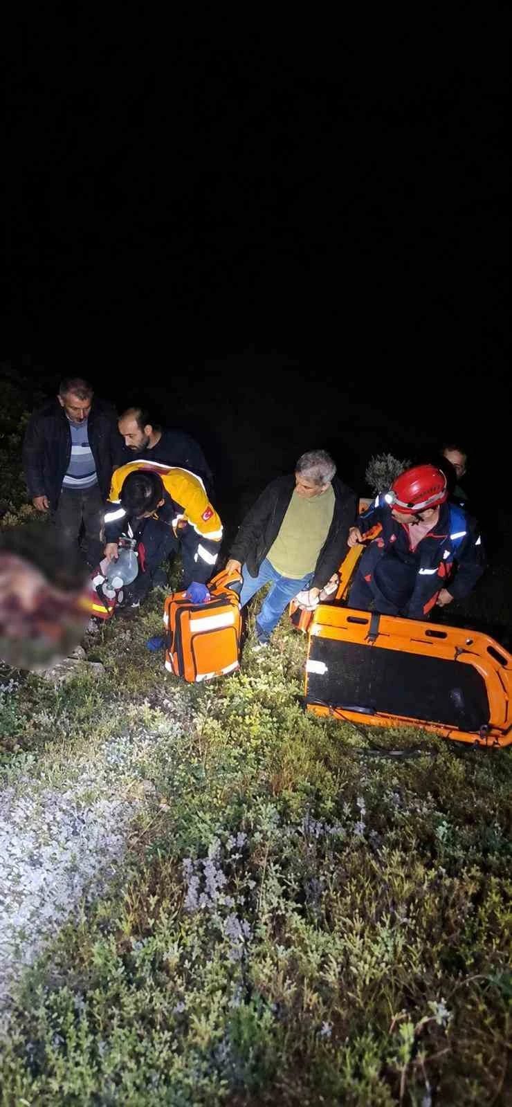 Artvin’de trafik kazası: Baba öldü, iki çocuğu yaralandı