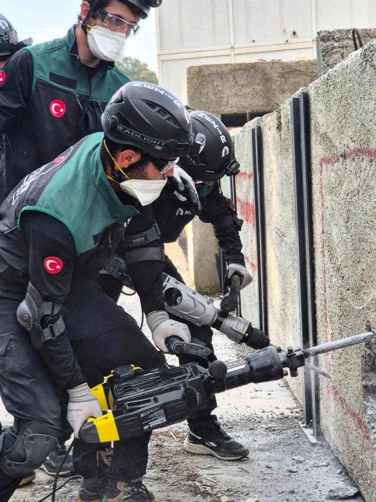 Aydın’da afet grupları arama kurtarma ve sağlık müdahalesi tatbikatı yaptı