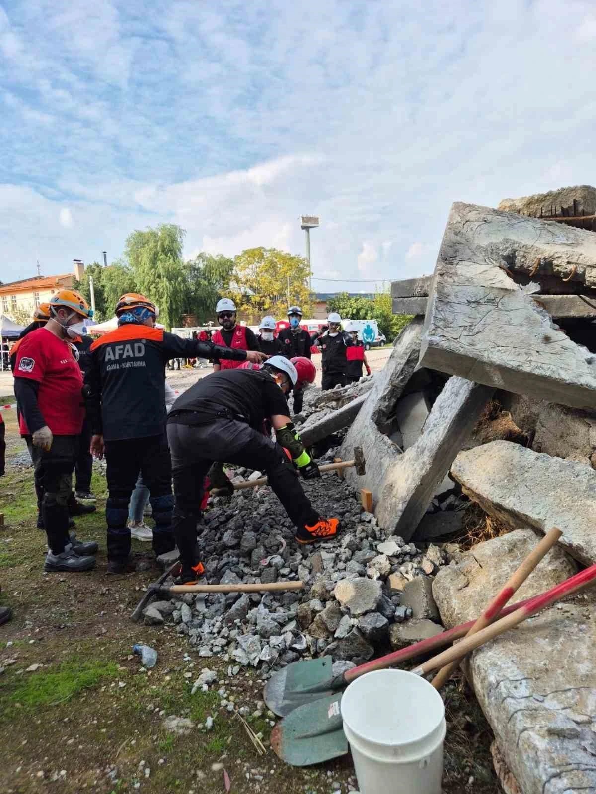 Aydın’da afet grupları arama kurtarma ve sağlık müdahalesi tatbikatı yaptı