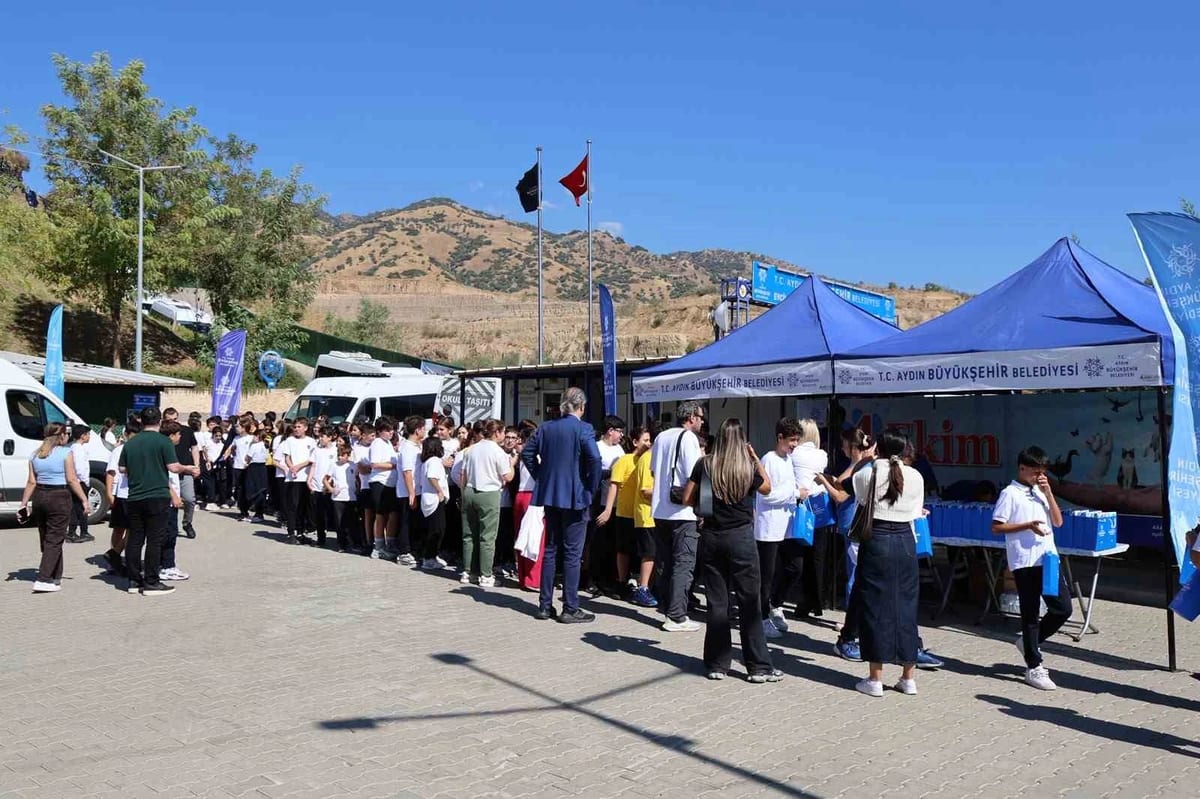 Aydın’da çocuklar Hayvan Bakım Merkezi’ni gezdi