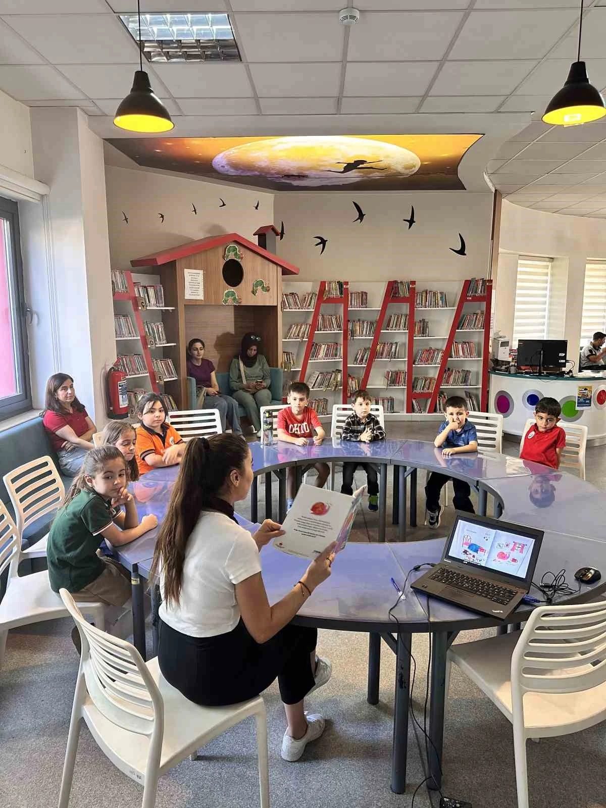 Aydın’da çocuklar kitapla hayal etti, elleriyle tasarladı