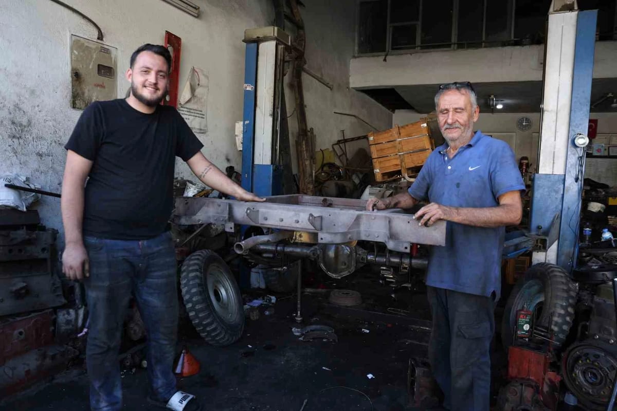 Aydın’da eski yeşil cipler yenilenip köylünün vazgeçilmez aracı oluyor