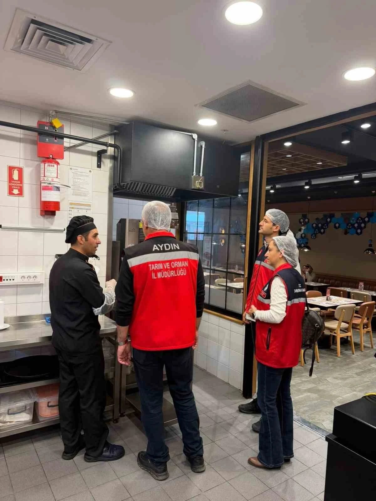 Aydın'da gıda denetimi: Menü kalorileri ve son tüketim tarihleri incelendi