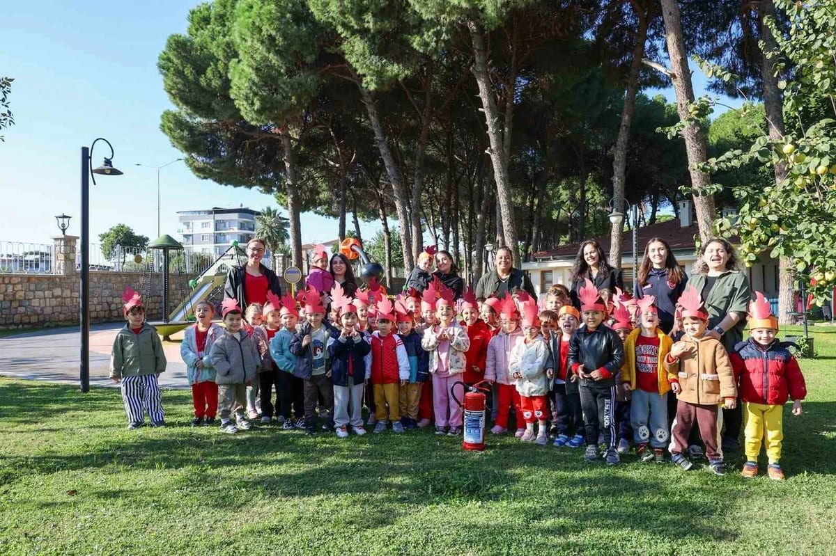 Aydın’da itfaiye ekipleri, çocuklara yangın ve acil durum eğitimi verdi