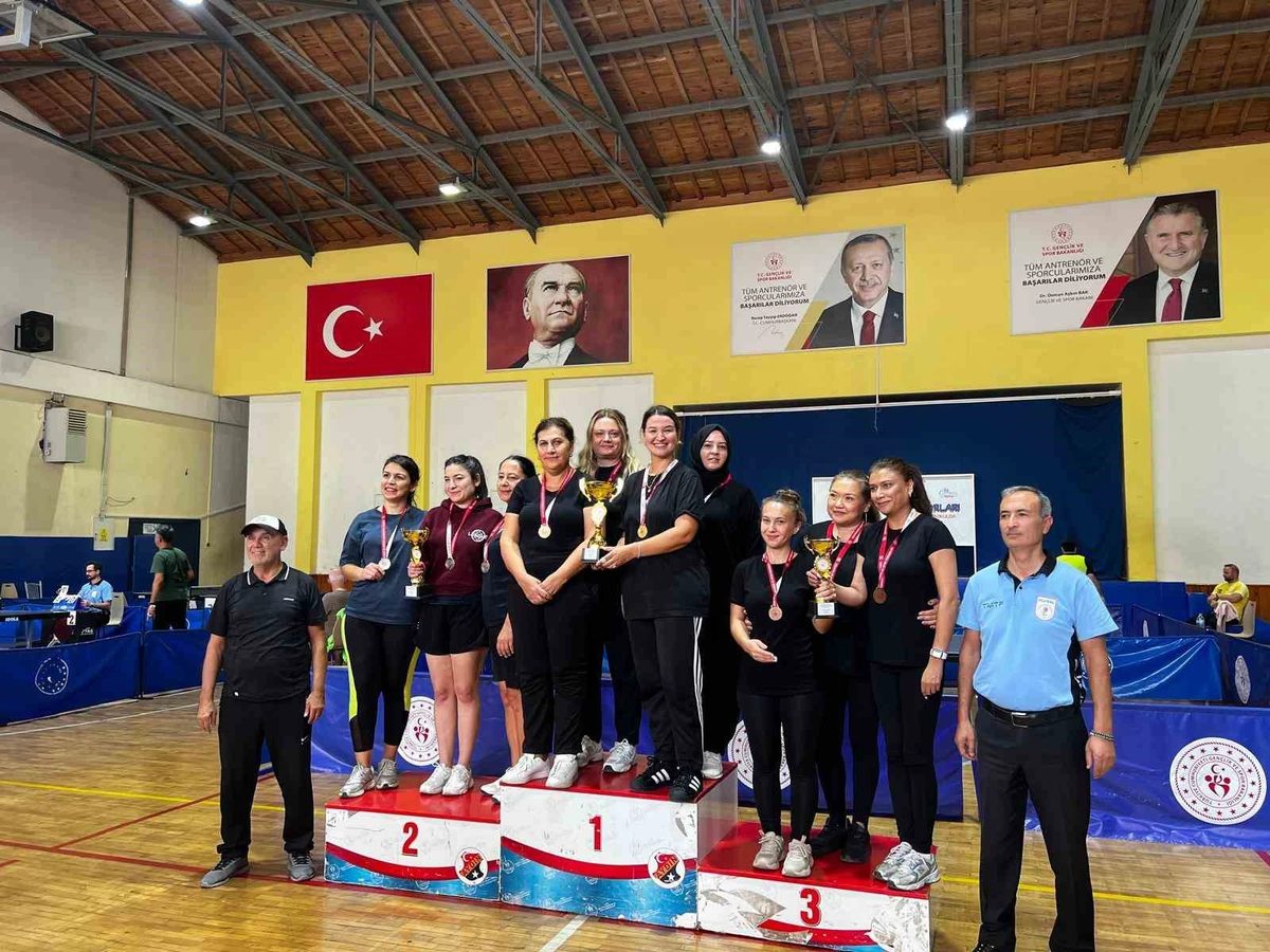 Aydın’da kamu çalışanları masa tenisinde yarıştı
