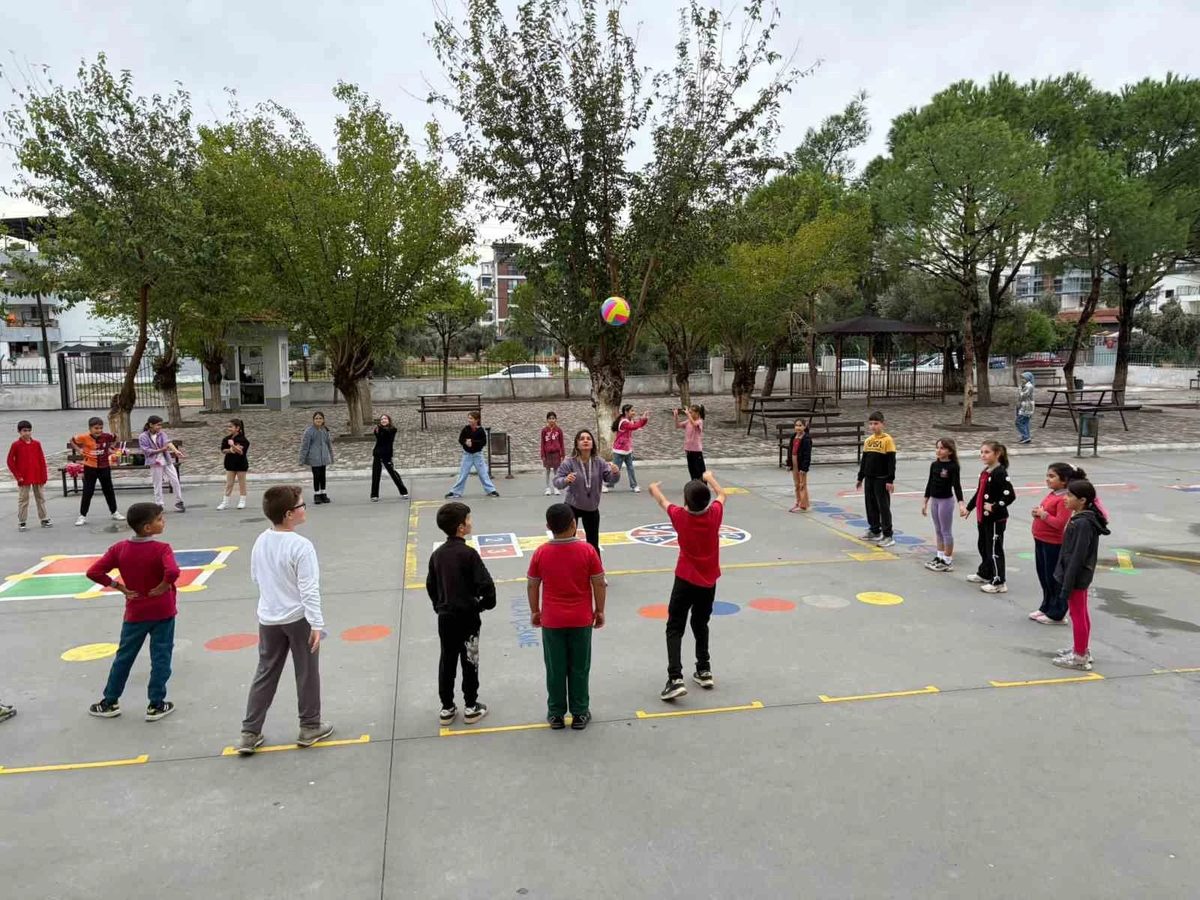 Aydın’da miniklerin antrenmanları devam ediyor