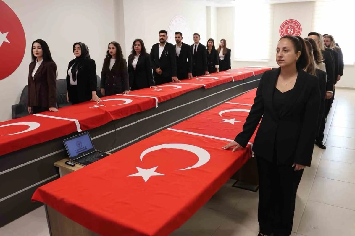 Aydın'da sözleşmeli personel yemin ederek memur kadrosuna atandı