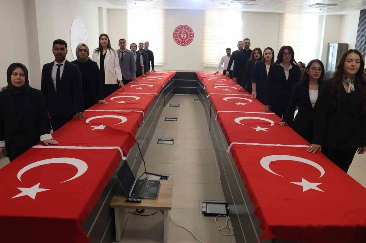 Aydın'da sözleşmeli personel yemin ederek memur kadrosuna atandı
