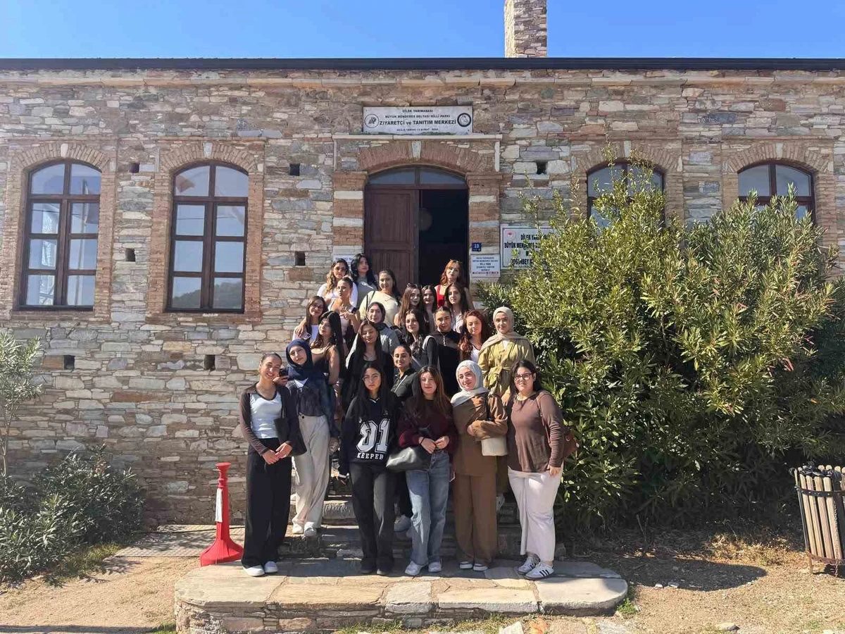 Aydın'da yeni kayıtlı üniversite öğrencileri Priene ve Karina'yı gezdi