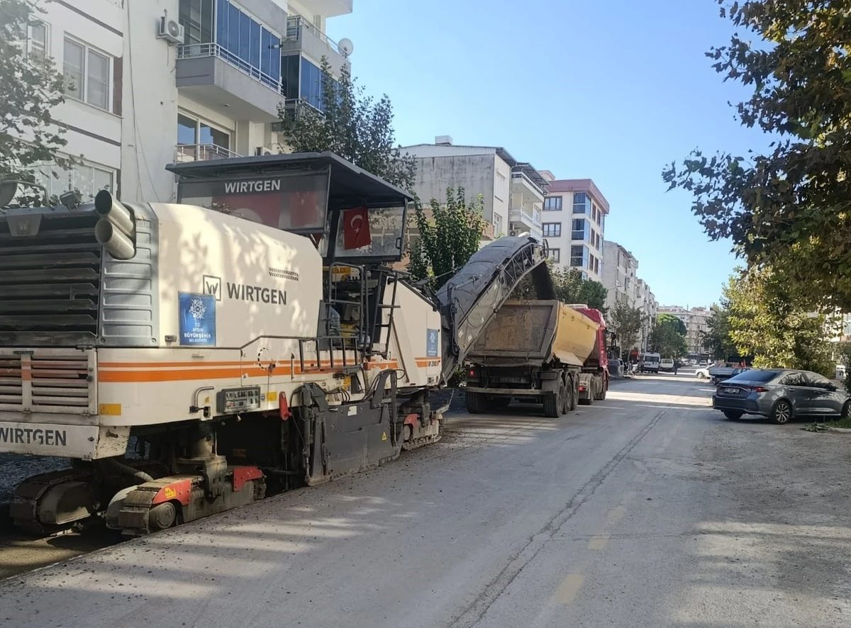 Aydın’ın 17 ilçesinde yollar için eş zamanlı çalışma