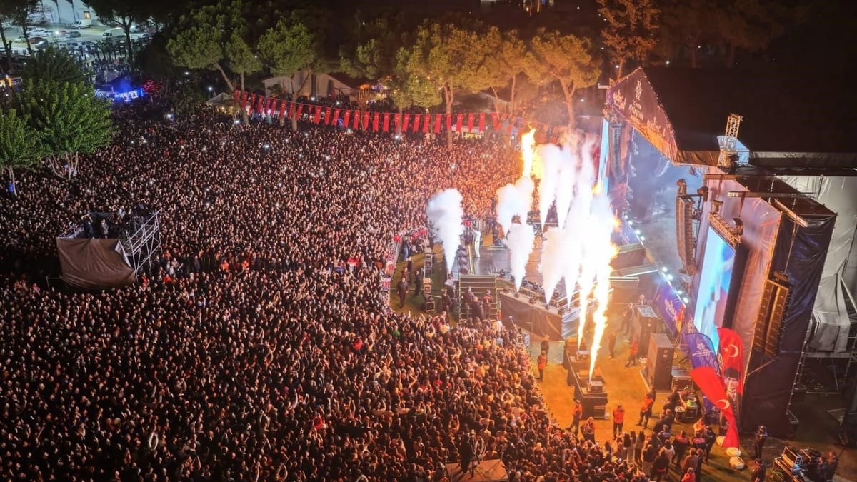Aydınfest Gençlik Festivali başladı, binlerce kişi Aydın Tekstil Park'ta