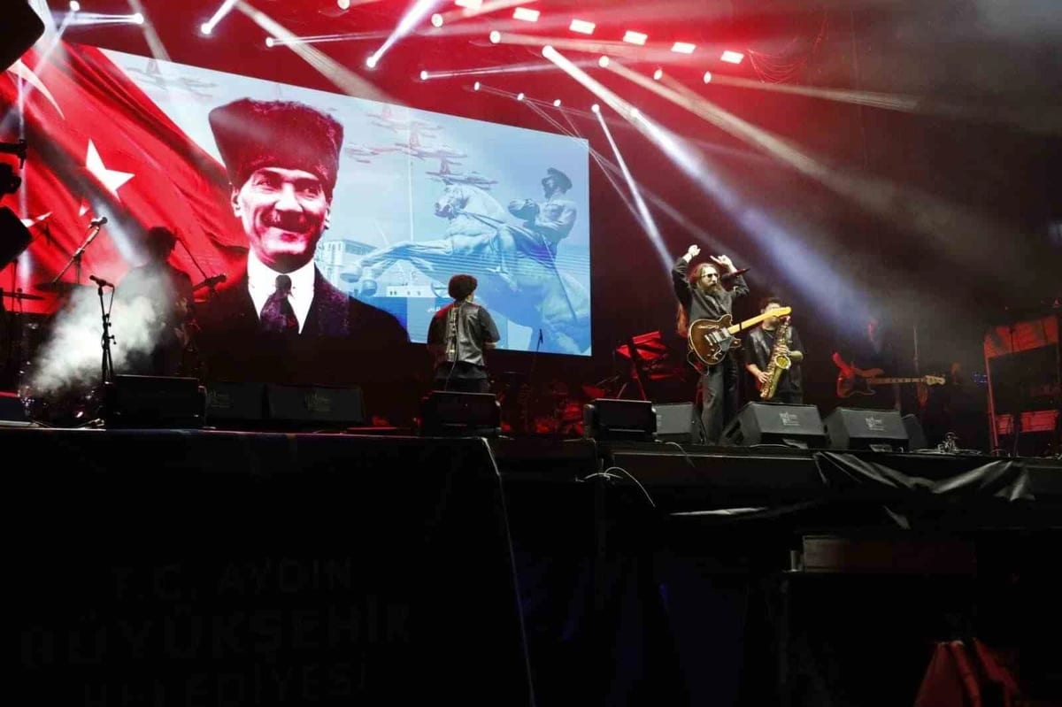 Aydınfest Gençlik Festivali başladı, binlerce kişi Aydın Tekstil Park'ta