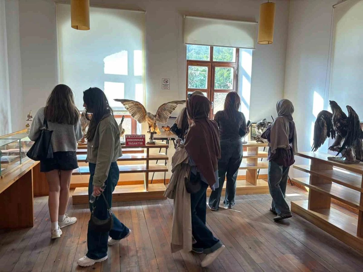 Aydınlı öğrenciler tarih ve kültür yolculuğuna çıktı