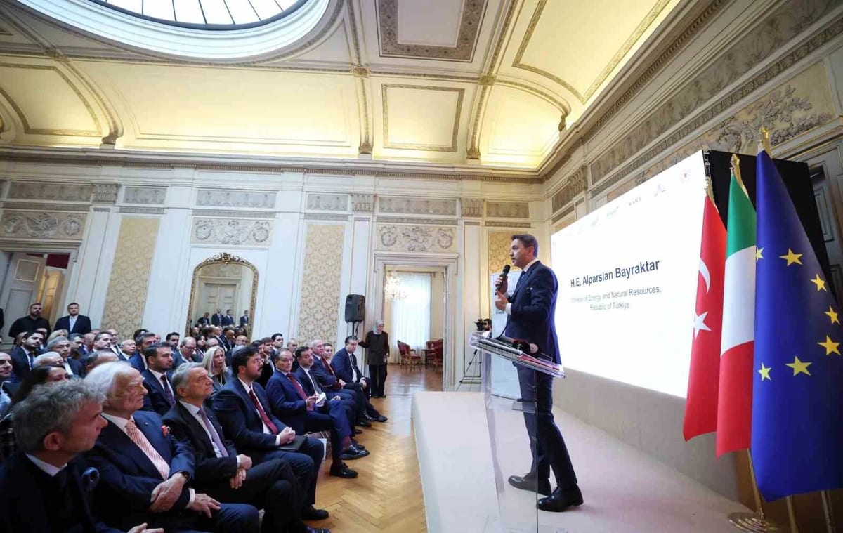 Bakan Bayraktar: "Türkiye 2053 yılında karbon nötr bir ekonomi olacak"