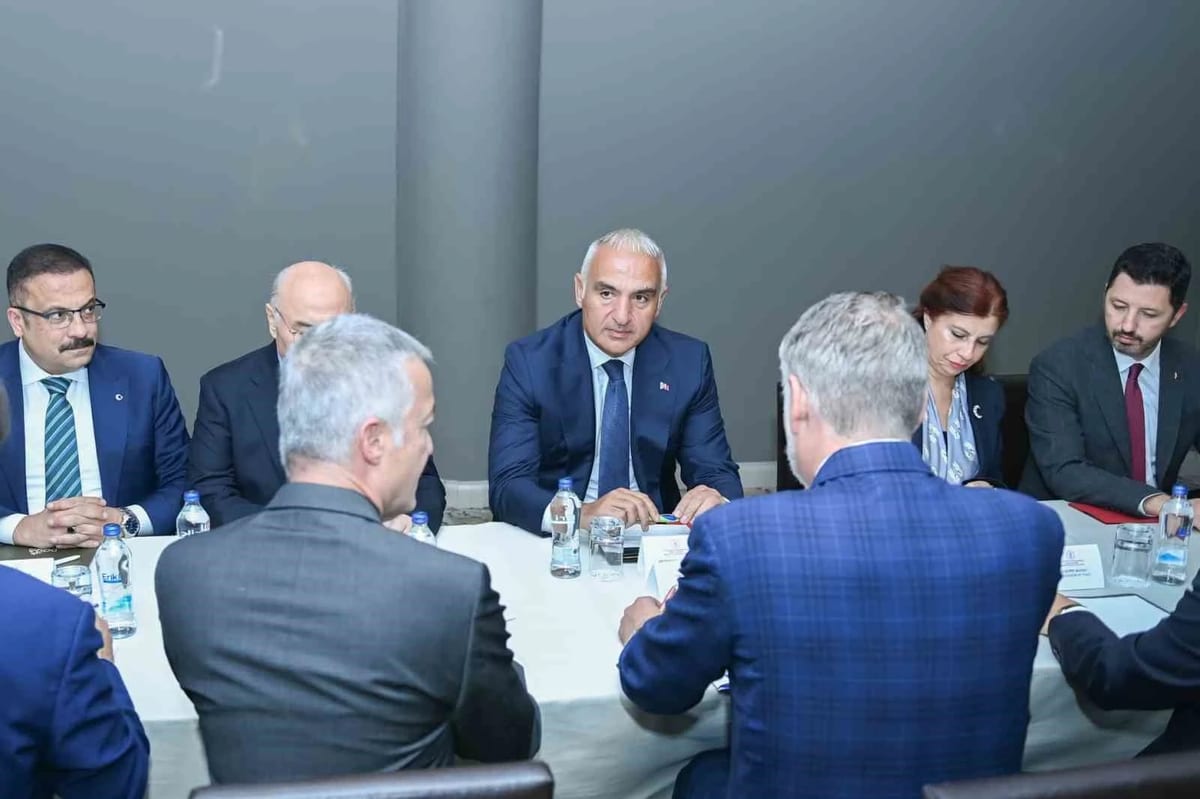 Bakan Ersoy, İtalyan mevkidaşı Giuli ile bir araya geldi