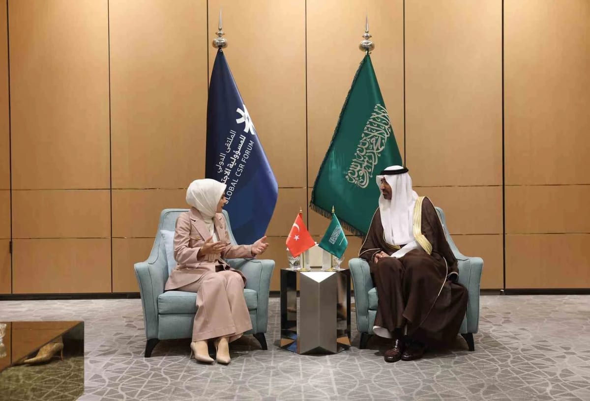 Bakan Göktaş, Singapur, Katar, Umman, Suudi Arabistan ve Bahreynli mevkidaşlarıyla bir araya geldi