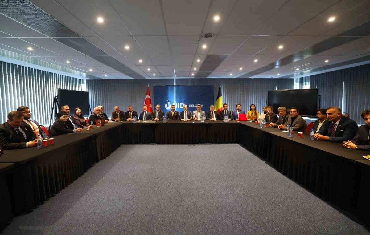 Bakan Işıkhan Brüksel’de büyükelçiler ve UID temsilcisiyle görüştü