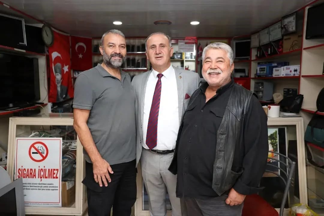 Başkan Kaya, İncirliova Köylü Pazarı’nda esnaf ve vatandaşlarla buluştu
