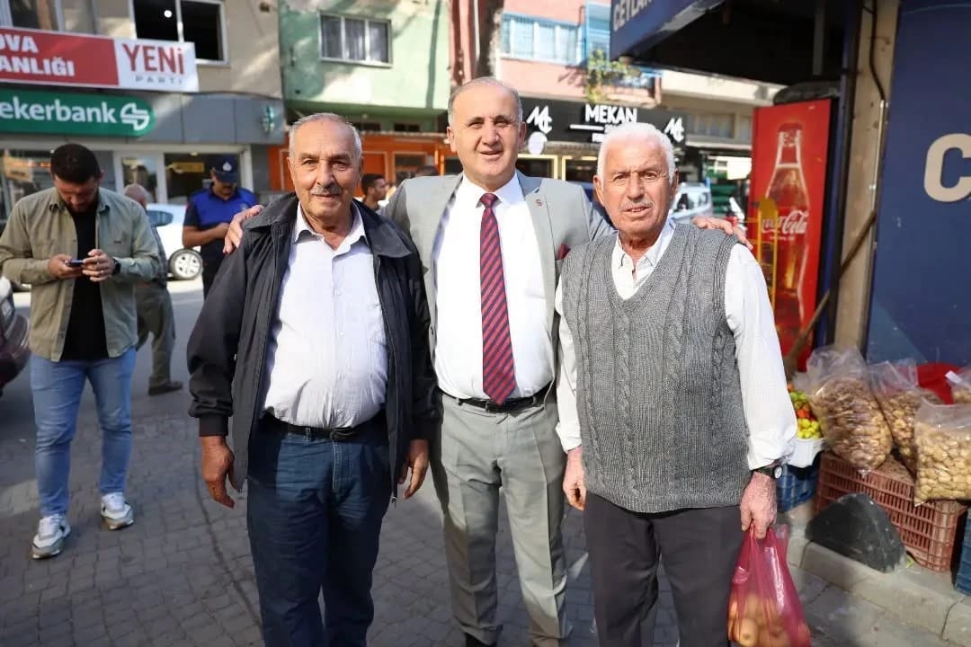 Başkan Kaya, İncirliova Köylü Pazarı’nda esnaf ve vatandaşlarla buluştu
