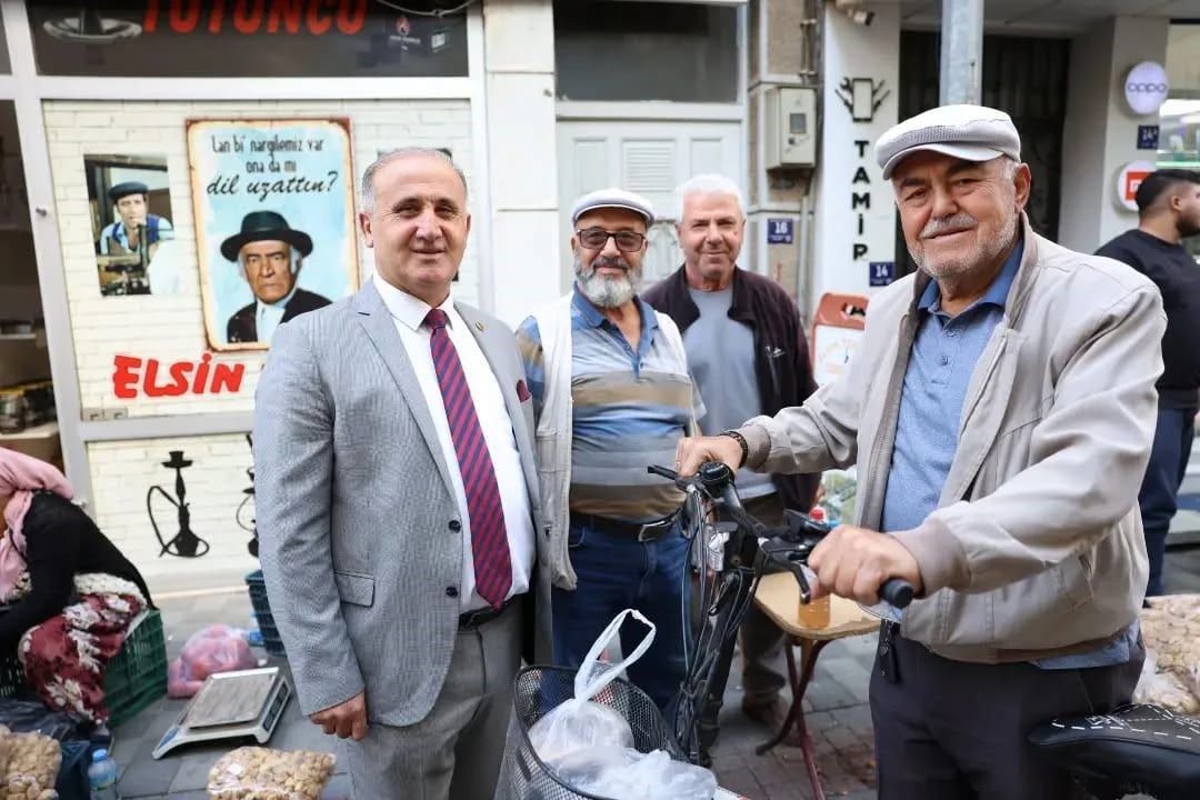 Başkan Kaya, İncirliova Köylü Pazarı’nda esnaf ve vatandaşlarla buluştu