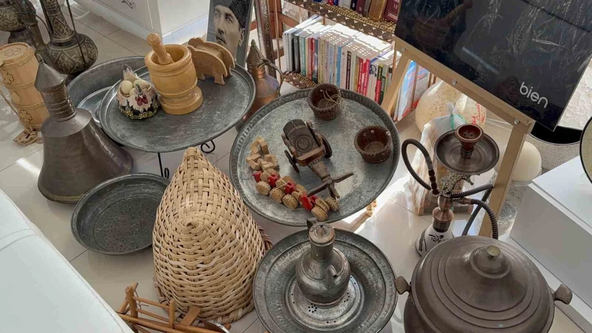 Başkanın makam odası antikacı dükkanını aratmıyor