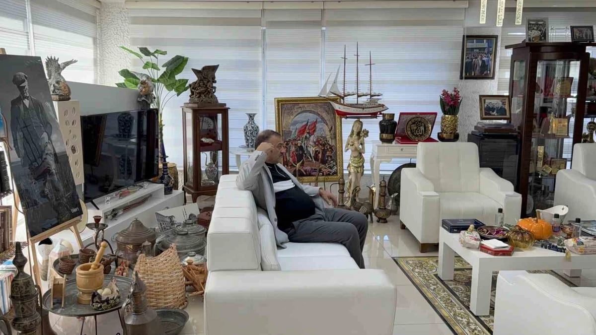 Başkanın makam odası antikacı dükkanını aratmıyor