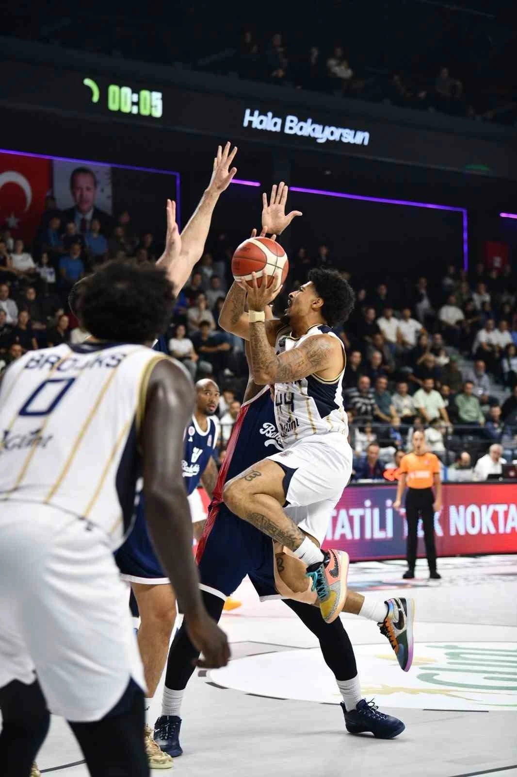 Basketbol Süper Ligi: Çayırova Belediyesi: 76 - Bahçeşehir Koleji: 84