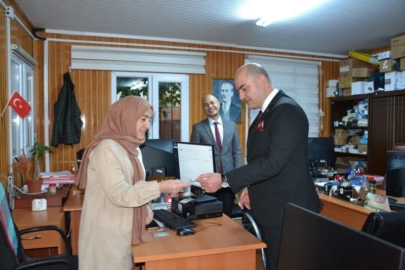 Başsavcı Arısoy, Aydın Adliyesi'ni gezerek Cumhuriyet'in 103. yılını kutladı