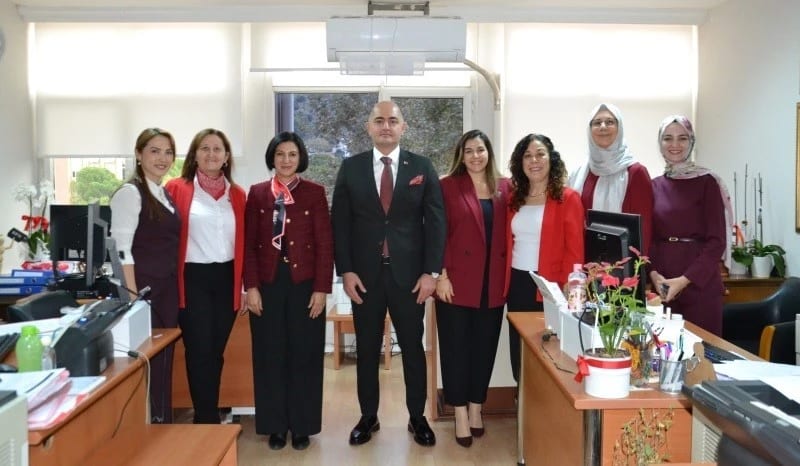 Başsavcı Arısoy, Aydın Adliyesi'ni gezerek Cumhuriyet'in 103. yılını kutladı
