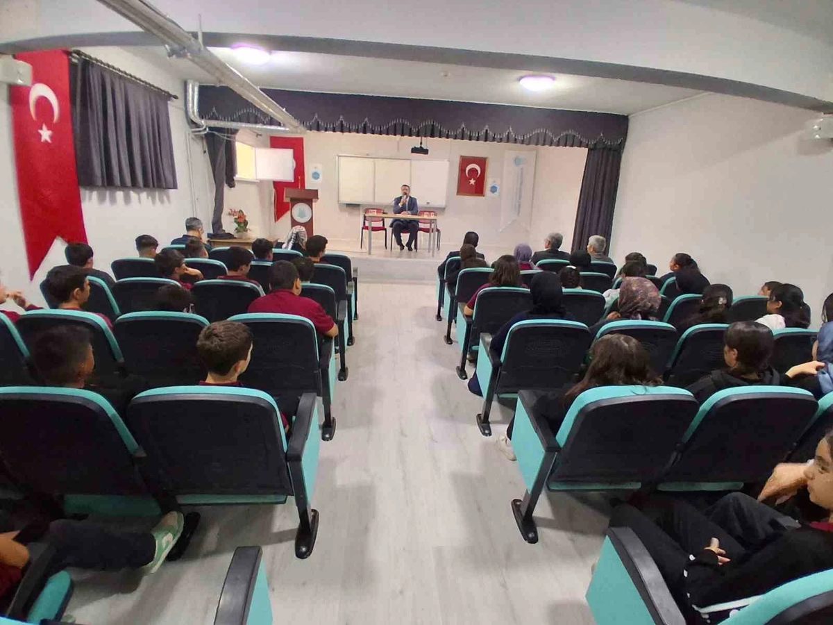 Bozdoğan’da öğrencilere camilerin toplumsal hayattaki önemi anlatıldı