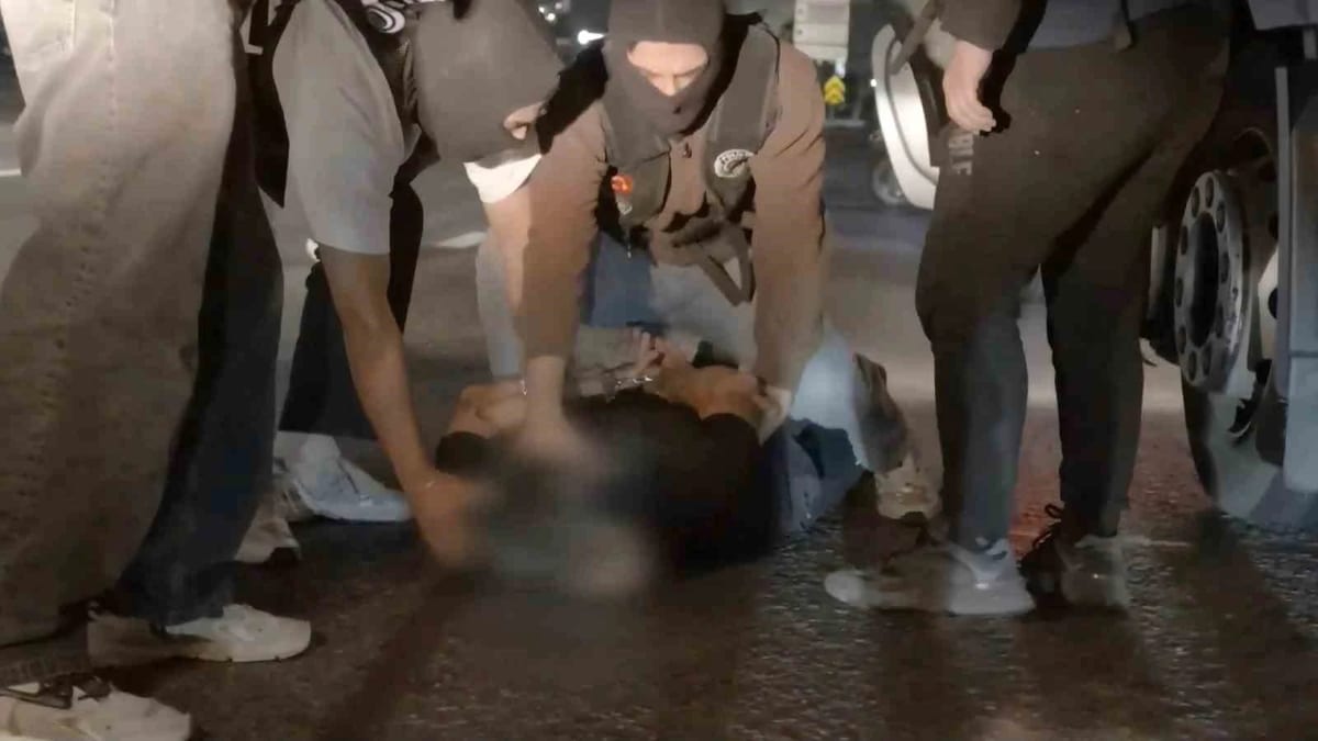 Bulgaristan’dan gelen tırda 84 kilo 700 gram skunk maddesi ele geçirildi, nefes kesen operasyon kameraya yansıdı