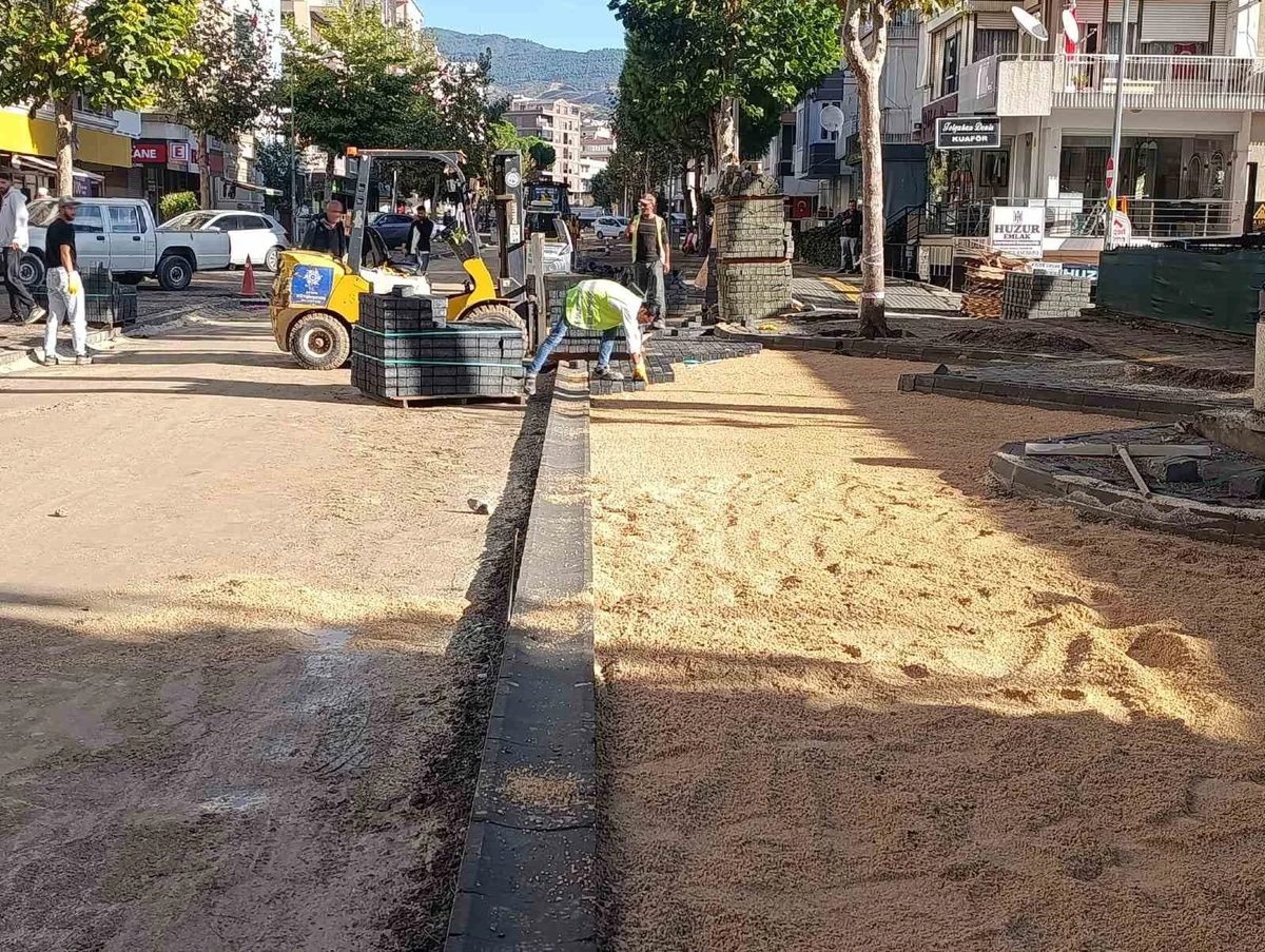 Büyükşehir Belediyesi ilçelerde eş zamanlı ulaşım yatırımlarını sürdürüyor