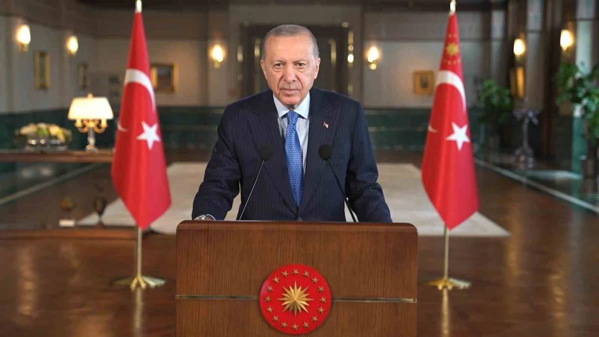 Cumhurbaşkanı Erdoğan: "Gurbeti, ikinci vatan eyleyen kardeşlerimiz için yüksek bir şuurla çalışan tüm sivil toplum kuruluşlarımıza şükranlarımı iletiyorum"